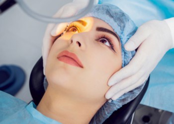 how does laser eye surgery work in Armadale